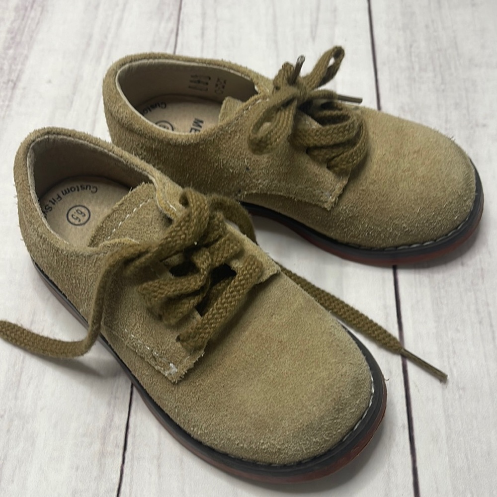 Footmates suede Bucky shoes size 6.5